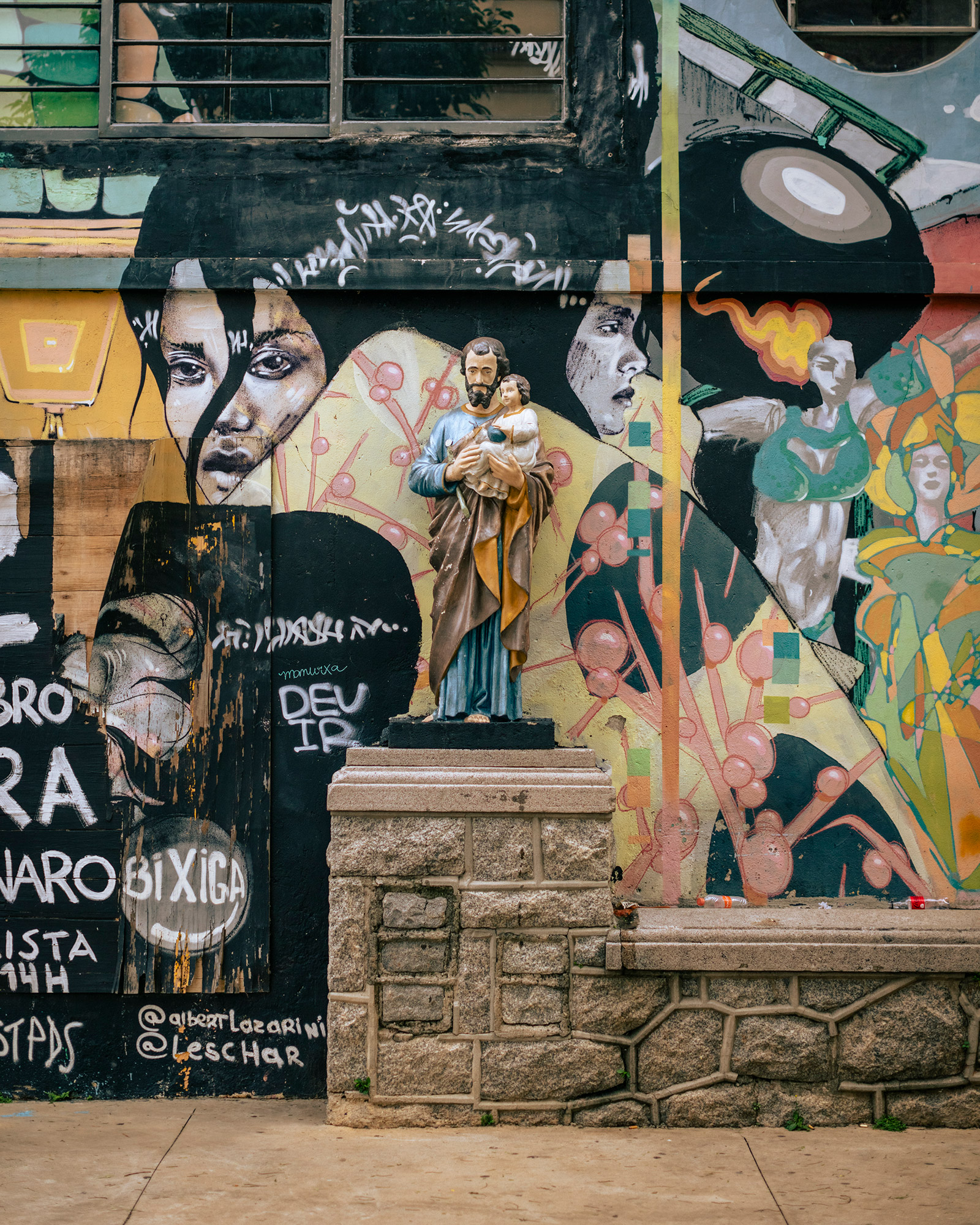 Saint Judas and the graffiti