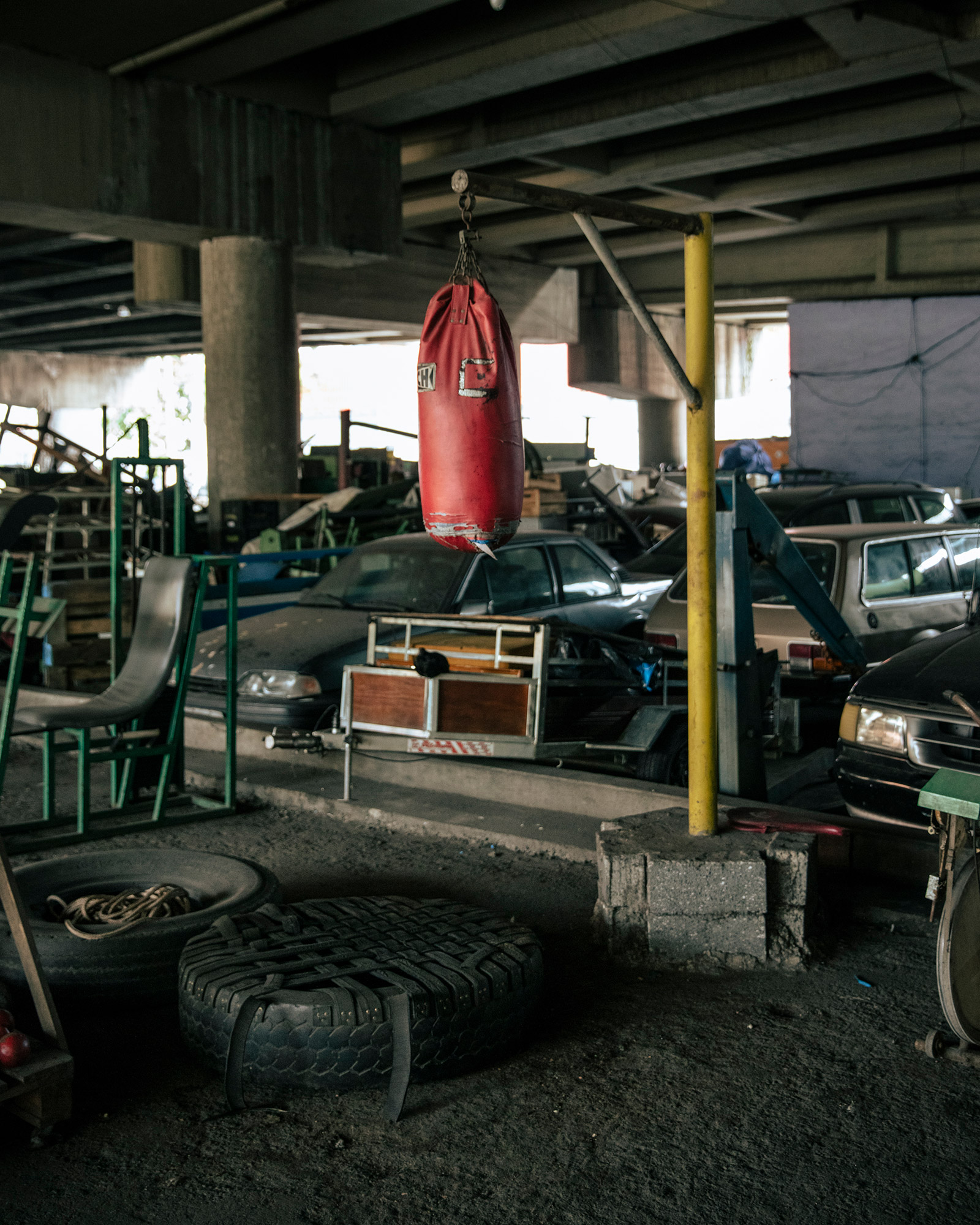 A boxing club in an abandoned cars garage