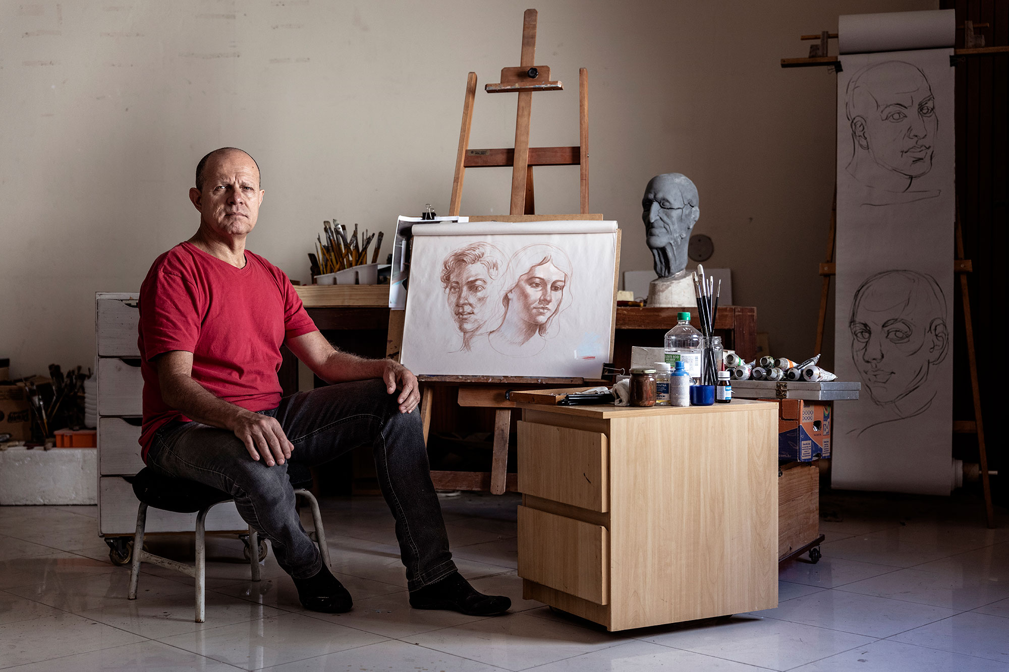 The painter Gilberto Vasain.